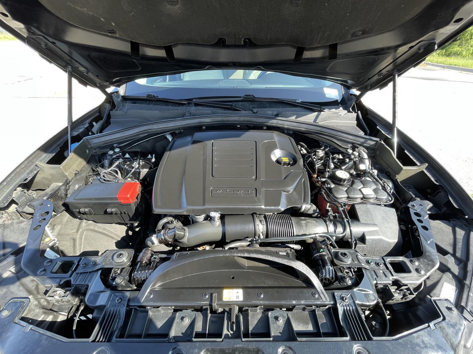 Vehicle photo 34