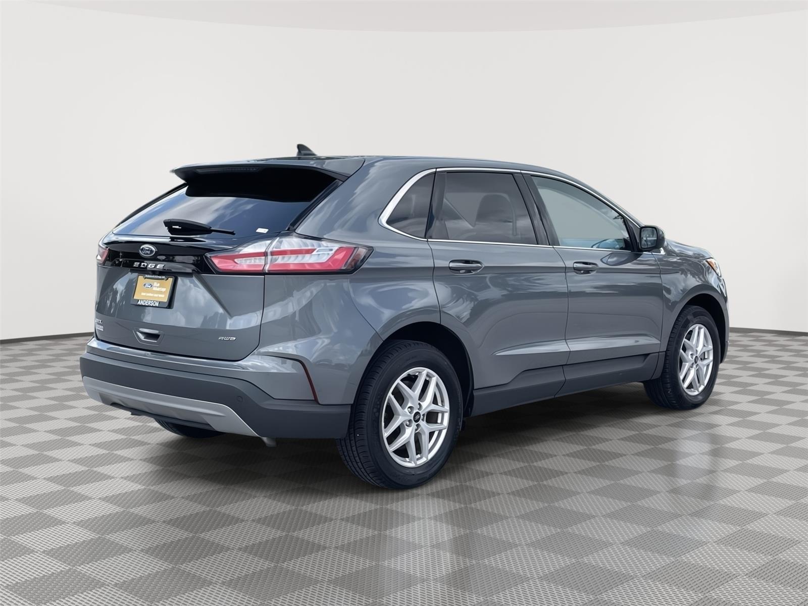 Vehicle photo 7