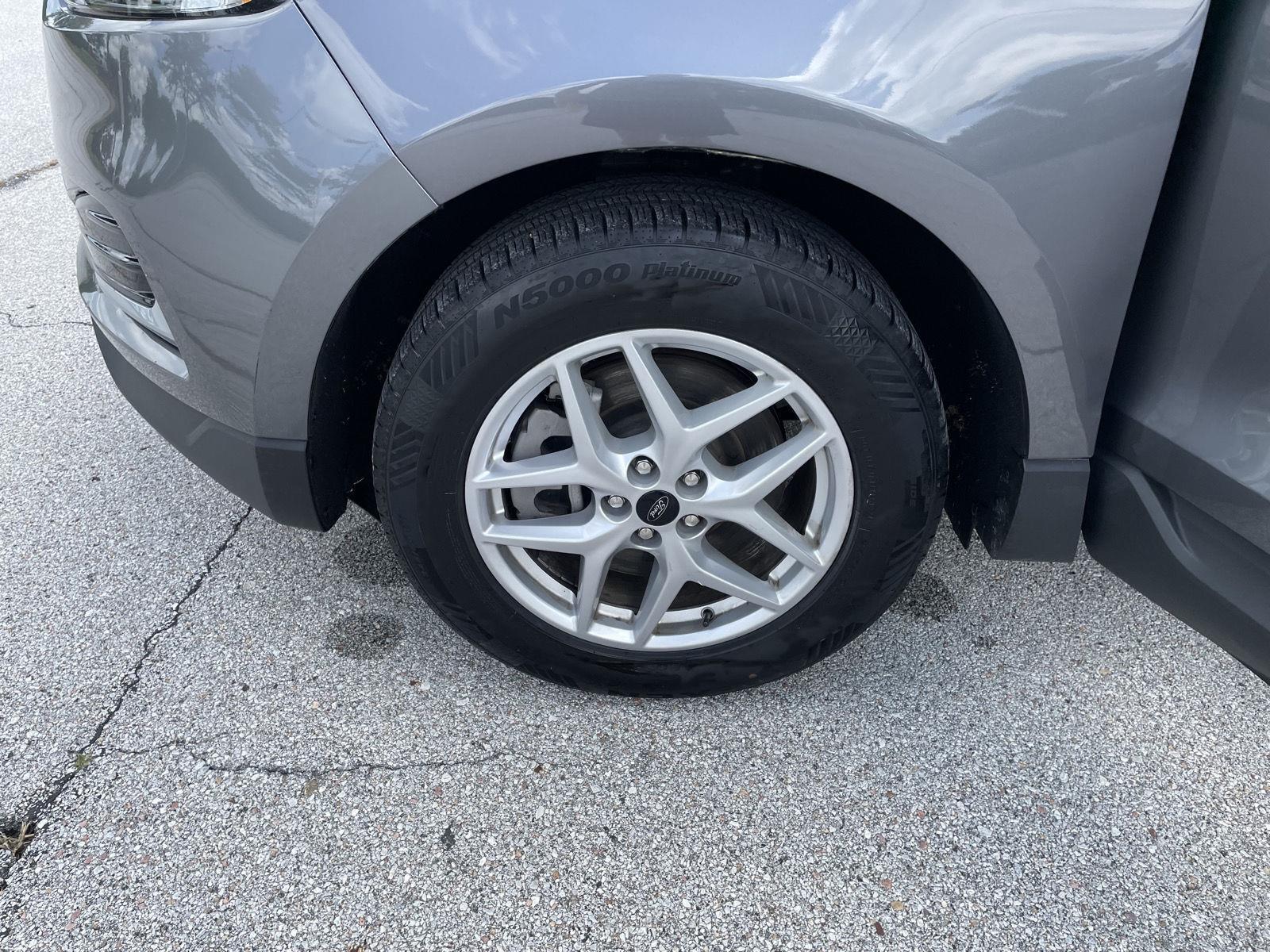 Vehicle photo 10