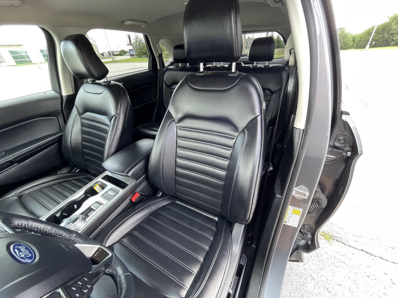Vehicle photo 18