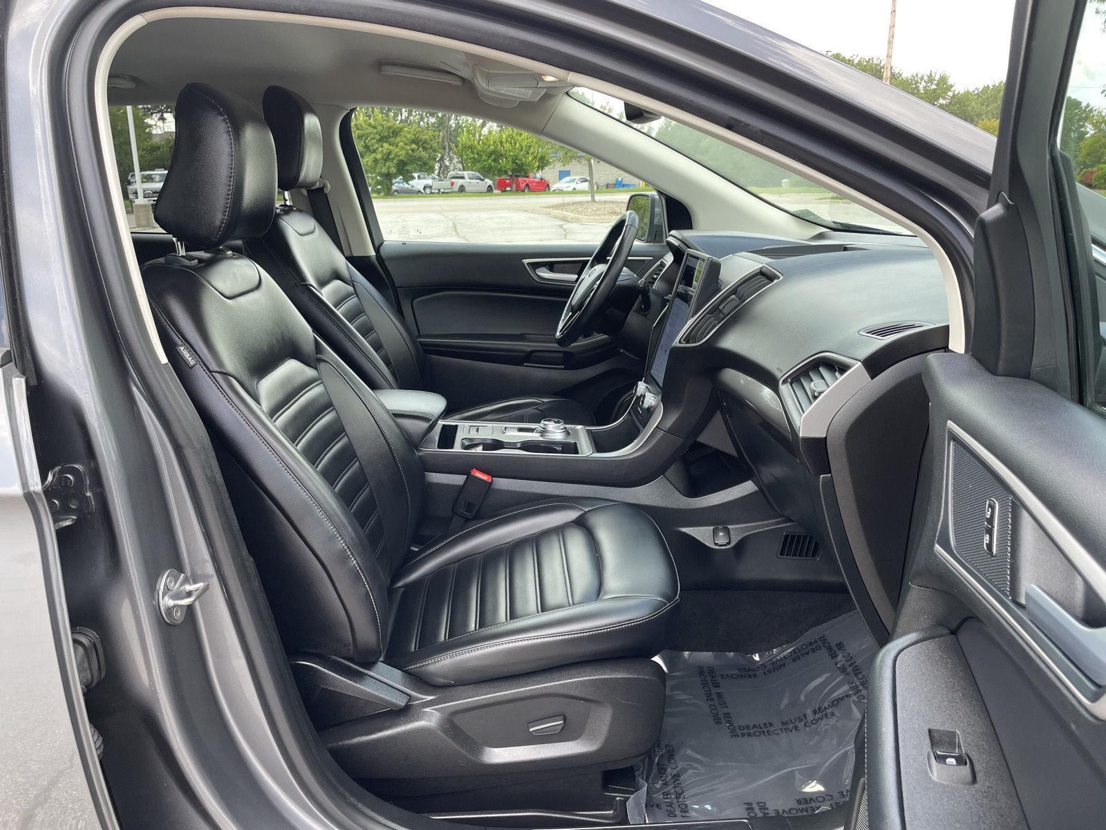 Vehicle photo 19