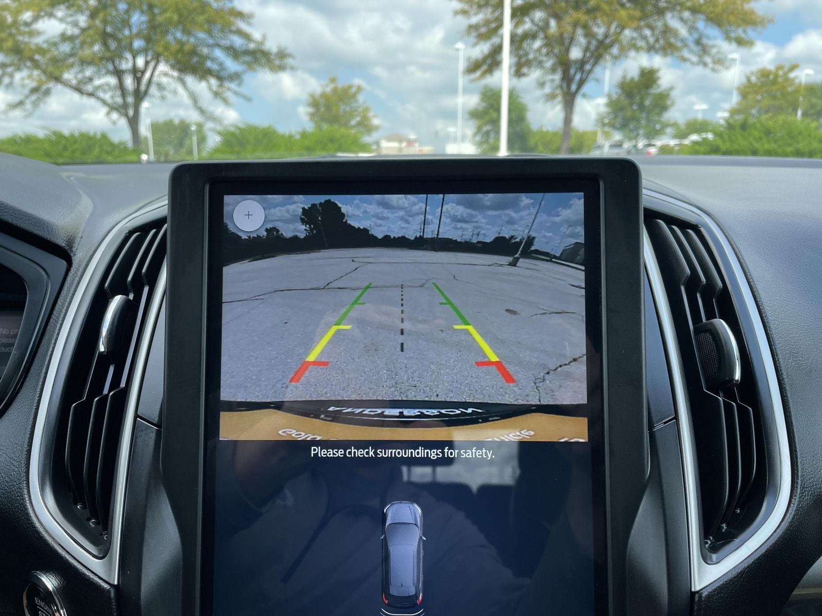 Vehicle photo 23
