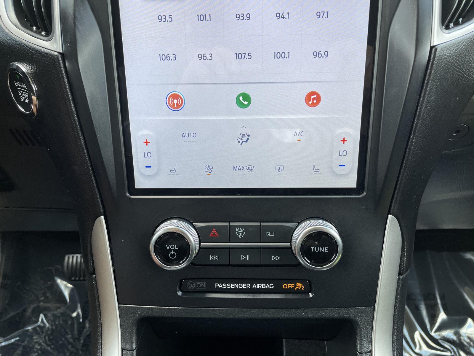 Vehicle photo 25