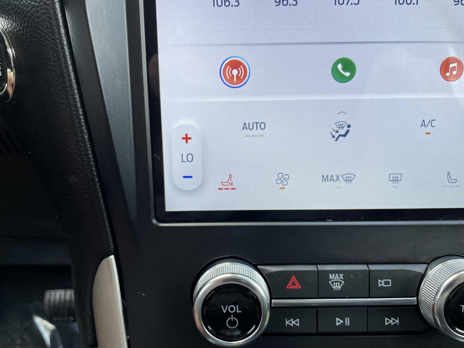 Vehicle photo 26