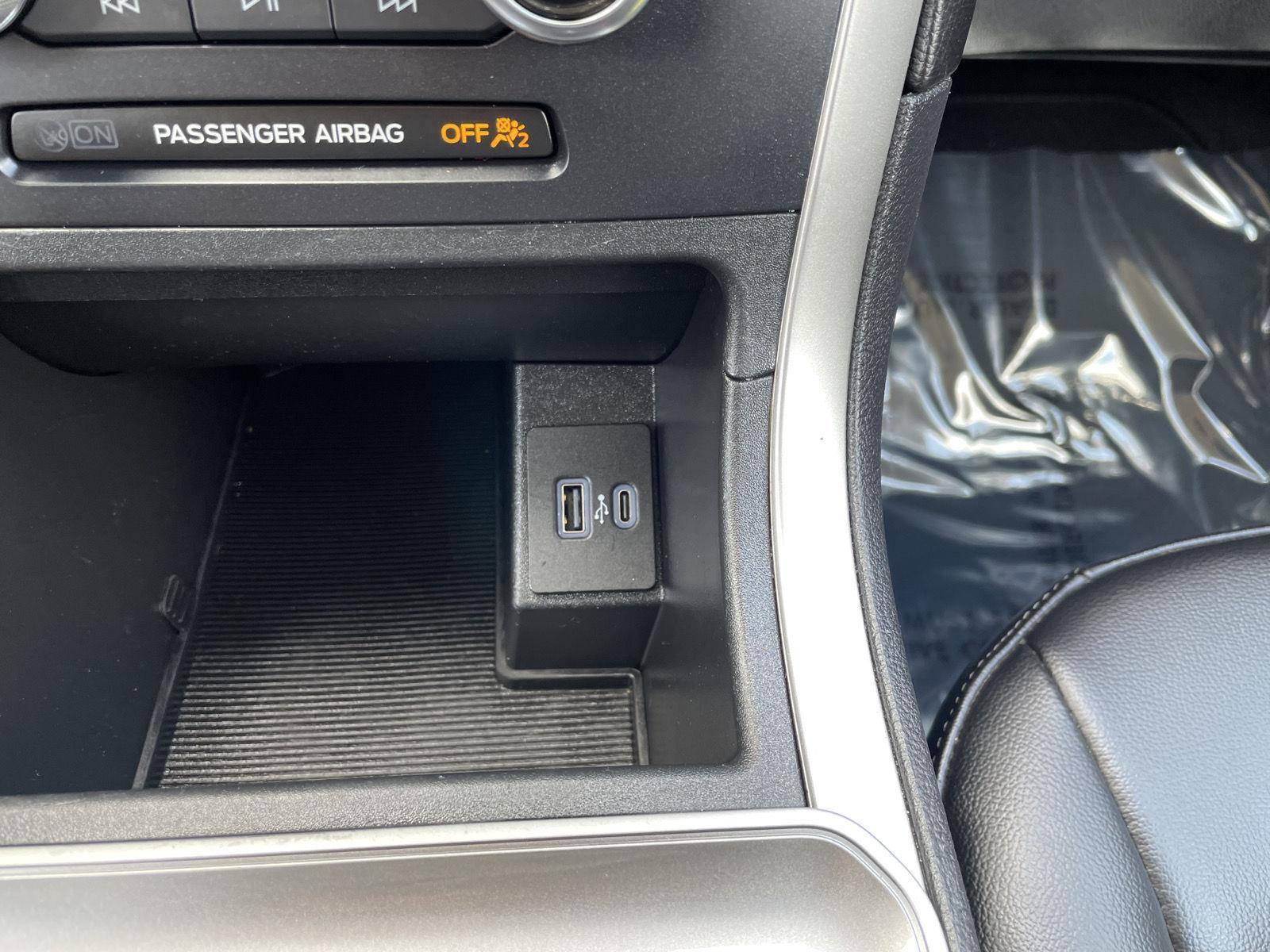 Vehicle photo 27
