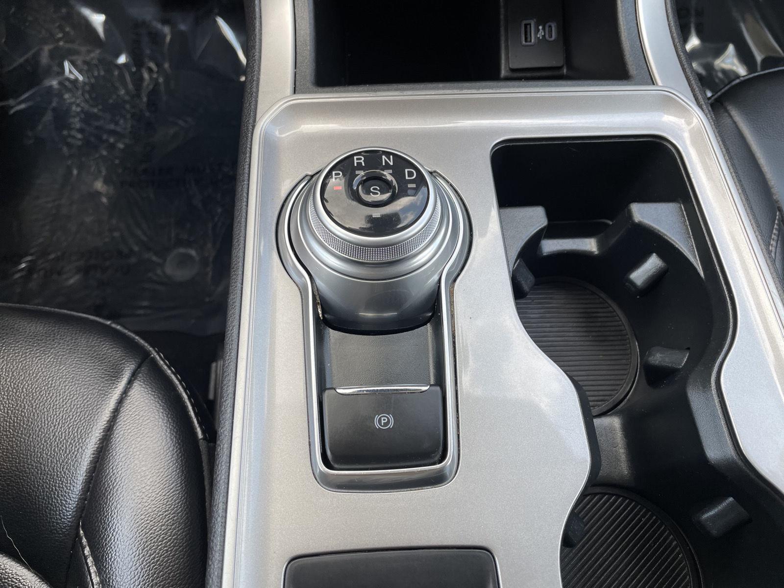 Vehicle photo 29