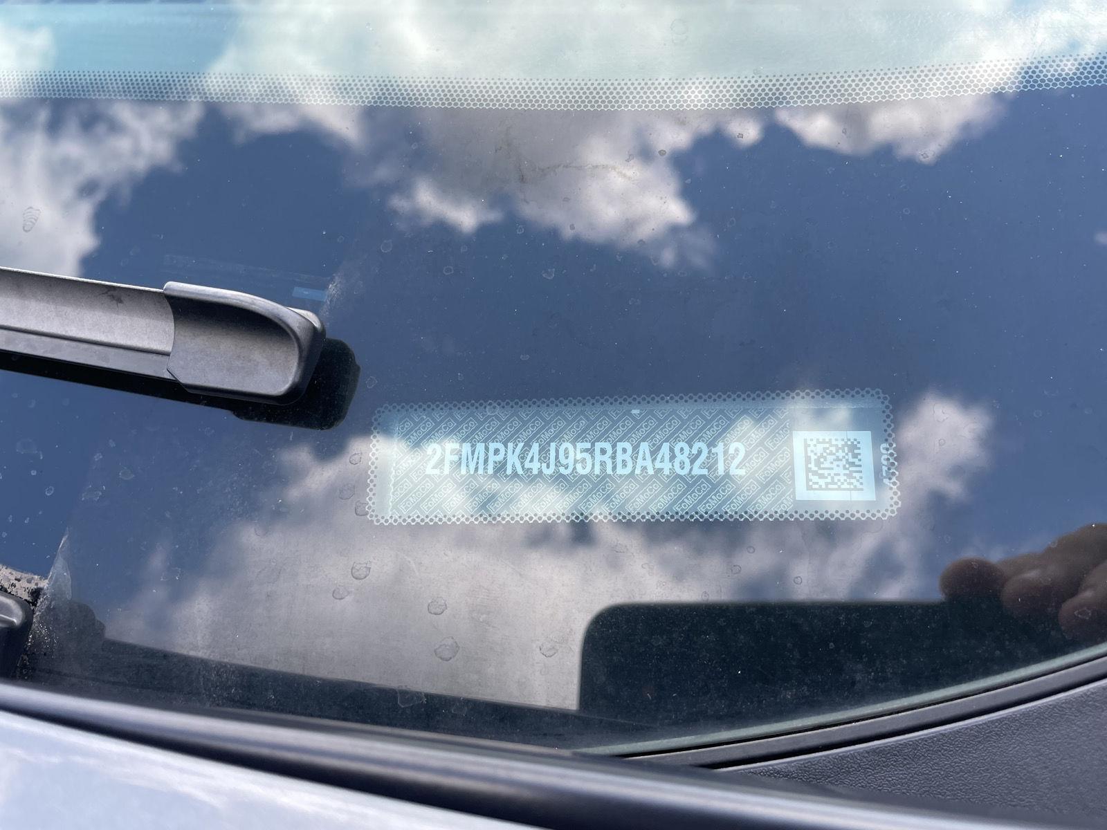 Vehicle photo 32