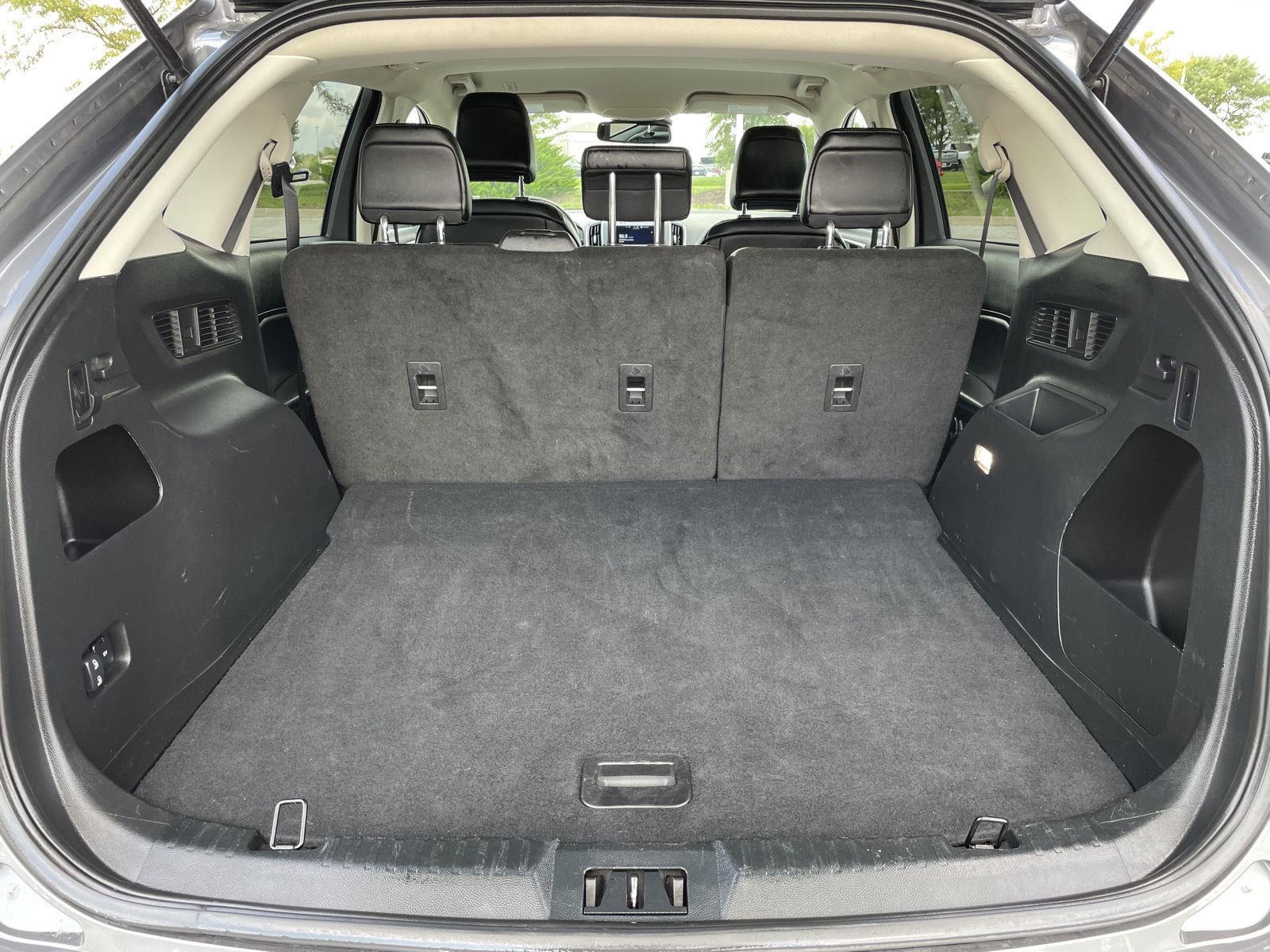 Vehicle photo 34