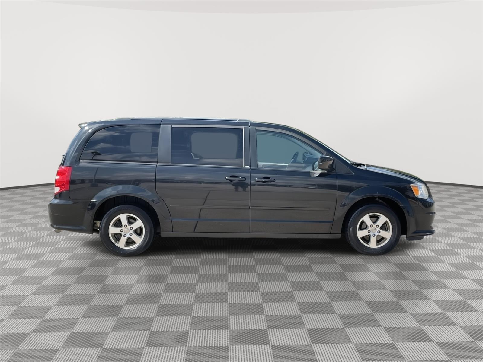 Vehicle photo 6