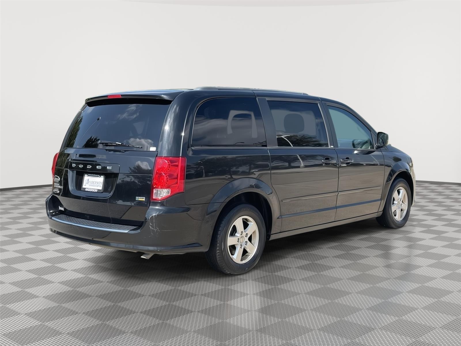 Vehicle photo 7
