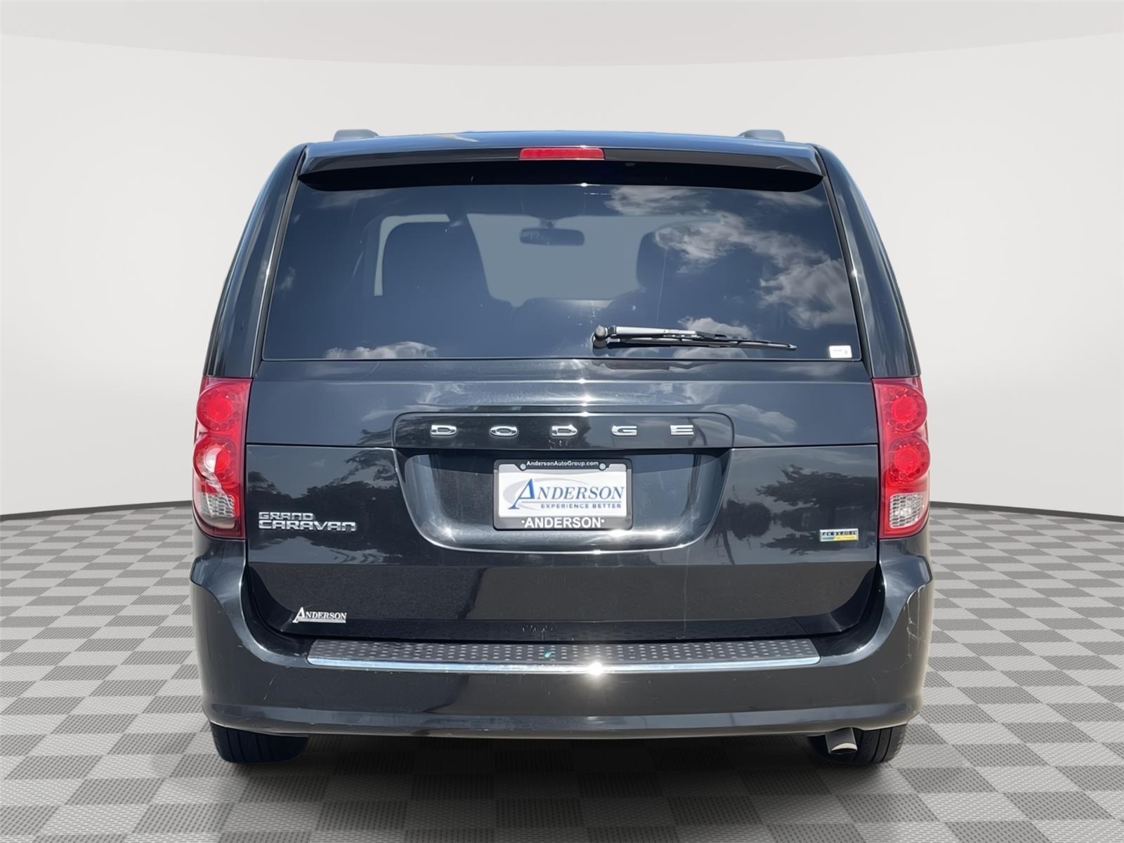 Vehicle photo 8