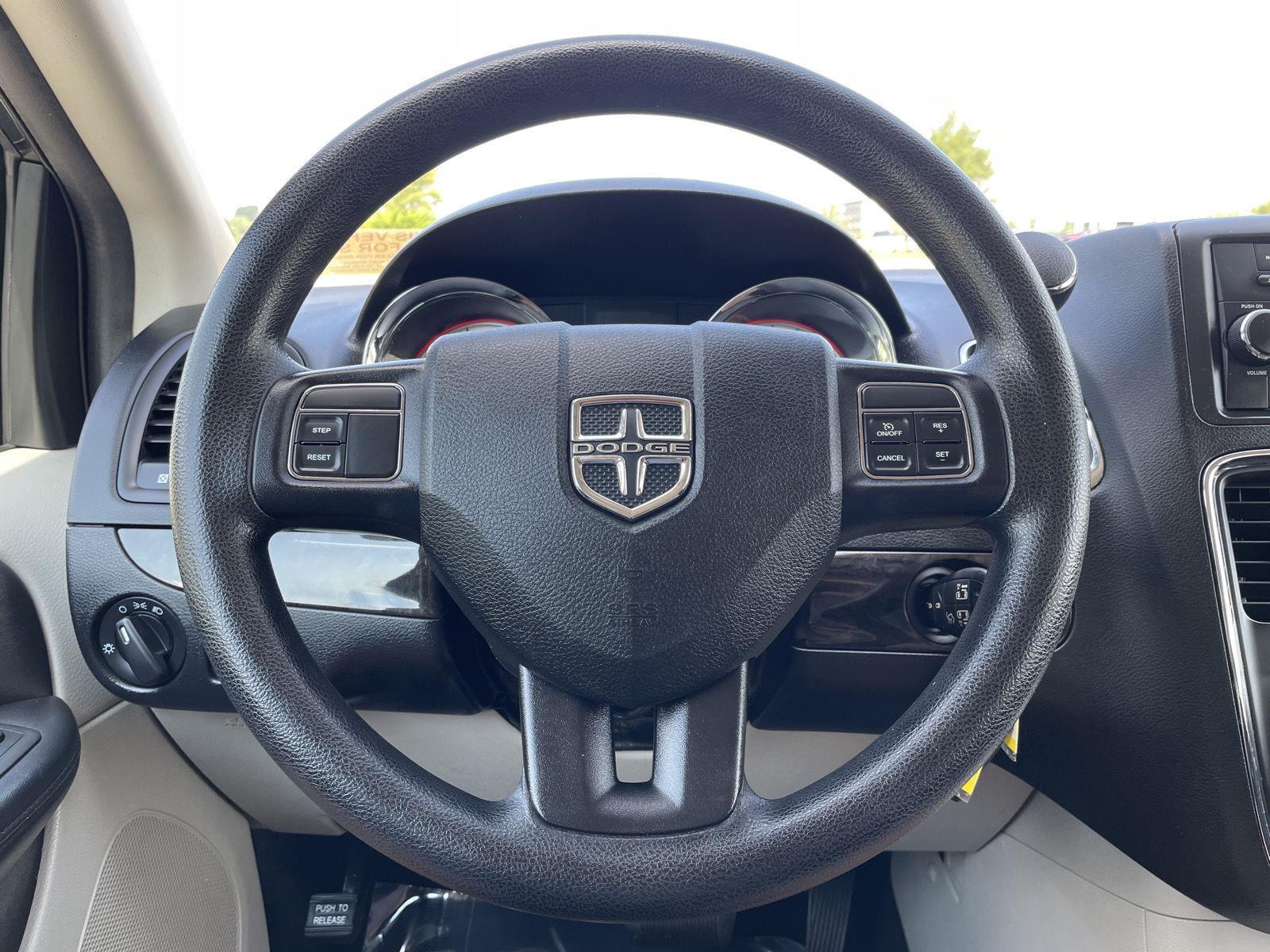 Vehicle photo 11