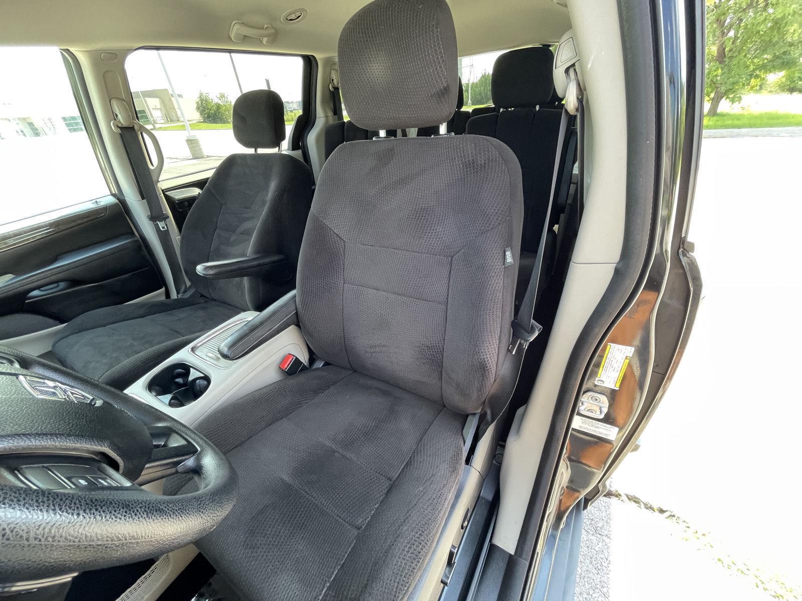 Vehicle photo 17