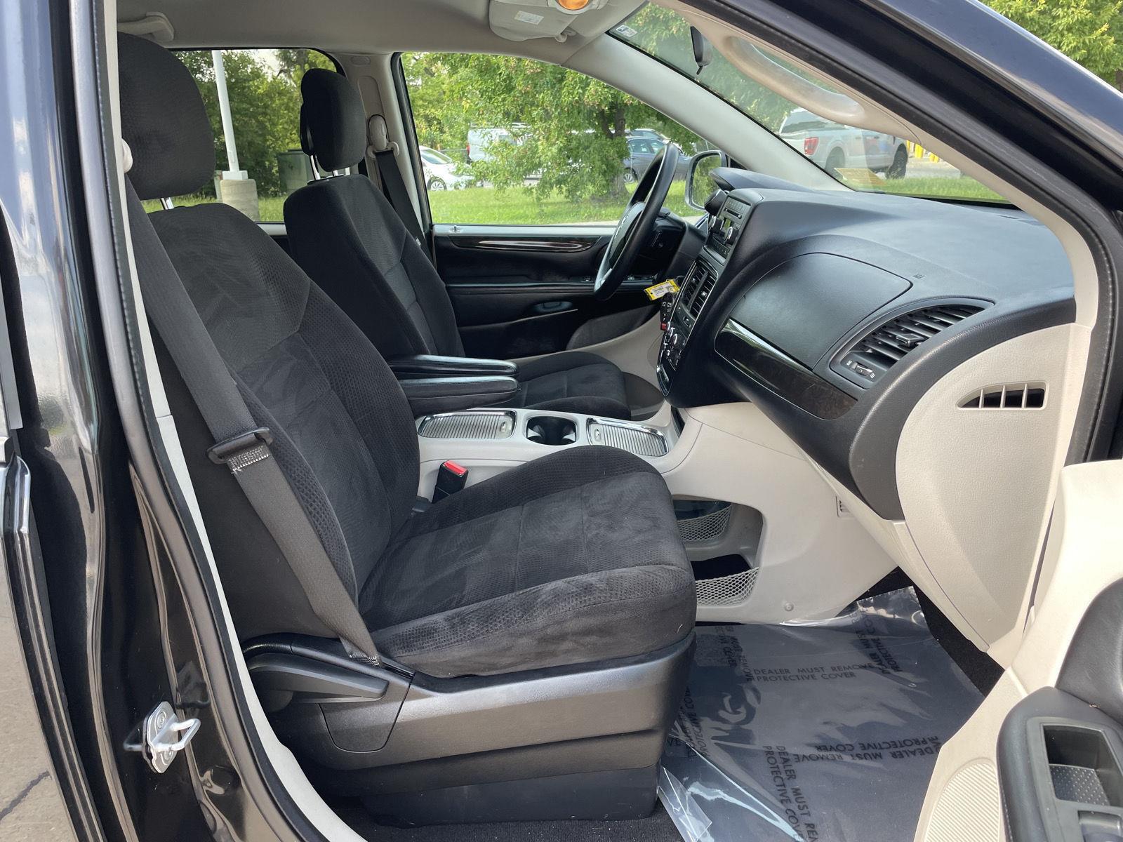 Vehicle photo 18
