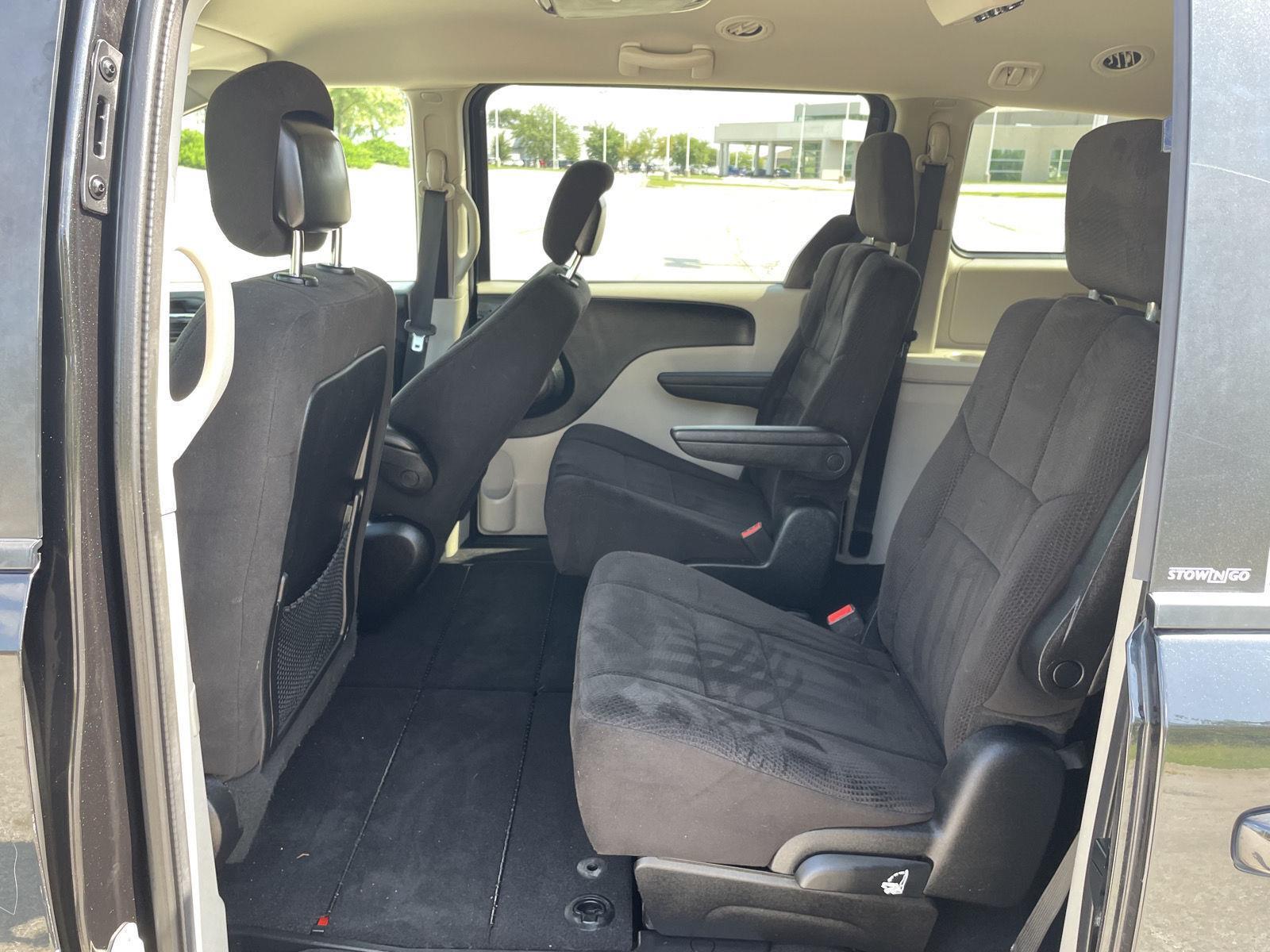 Vehicle photo 19