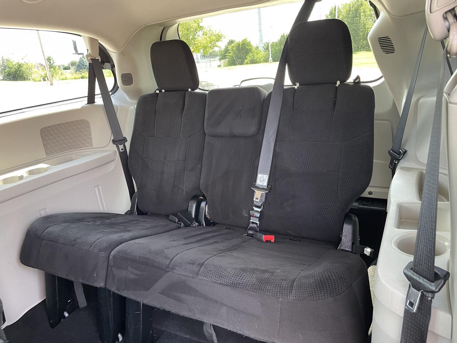 Vehicle photo 21