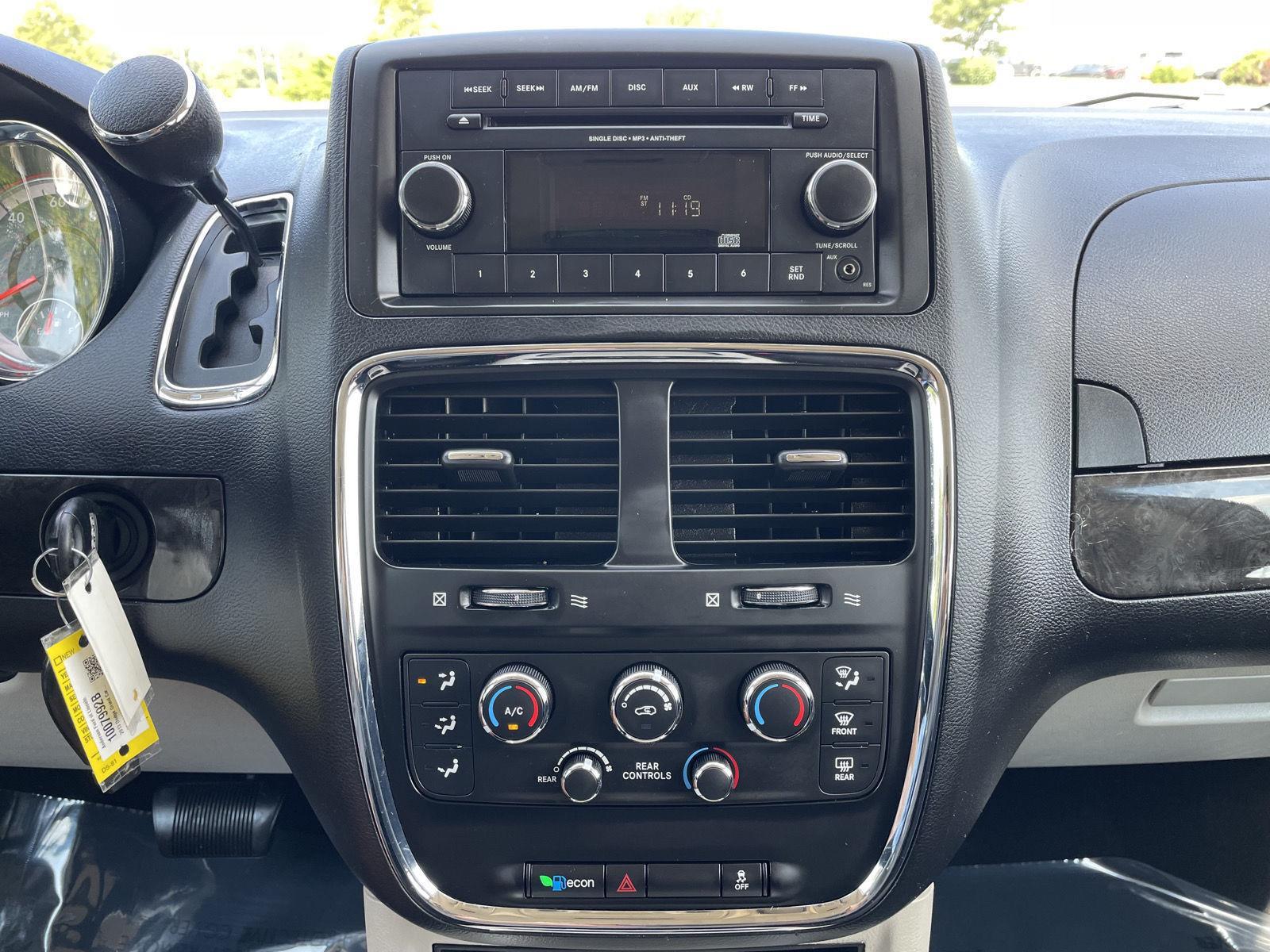 Vehicle photo 23