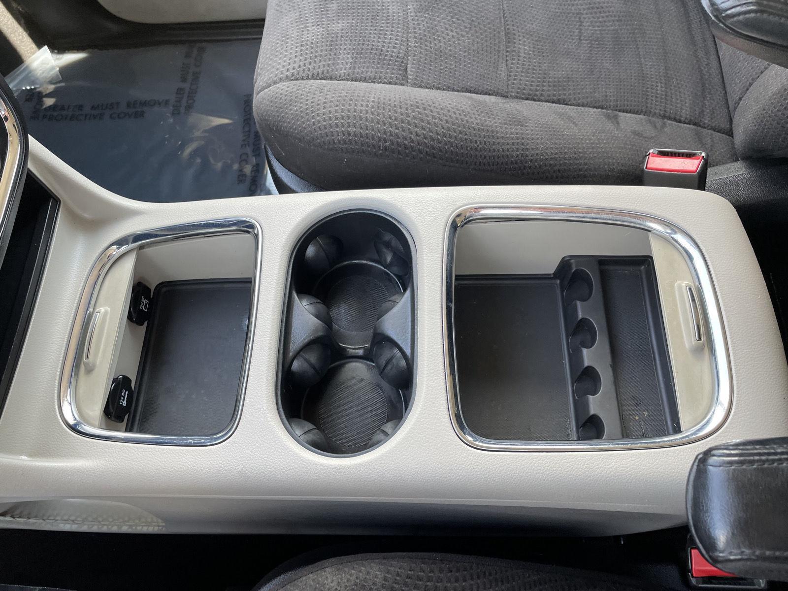 Vehicle photo 28