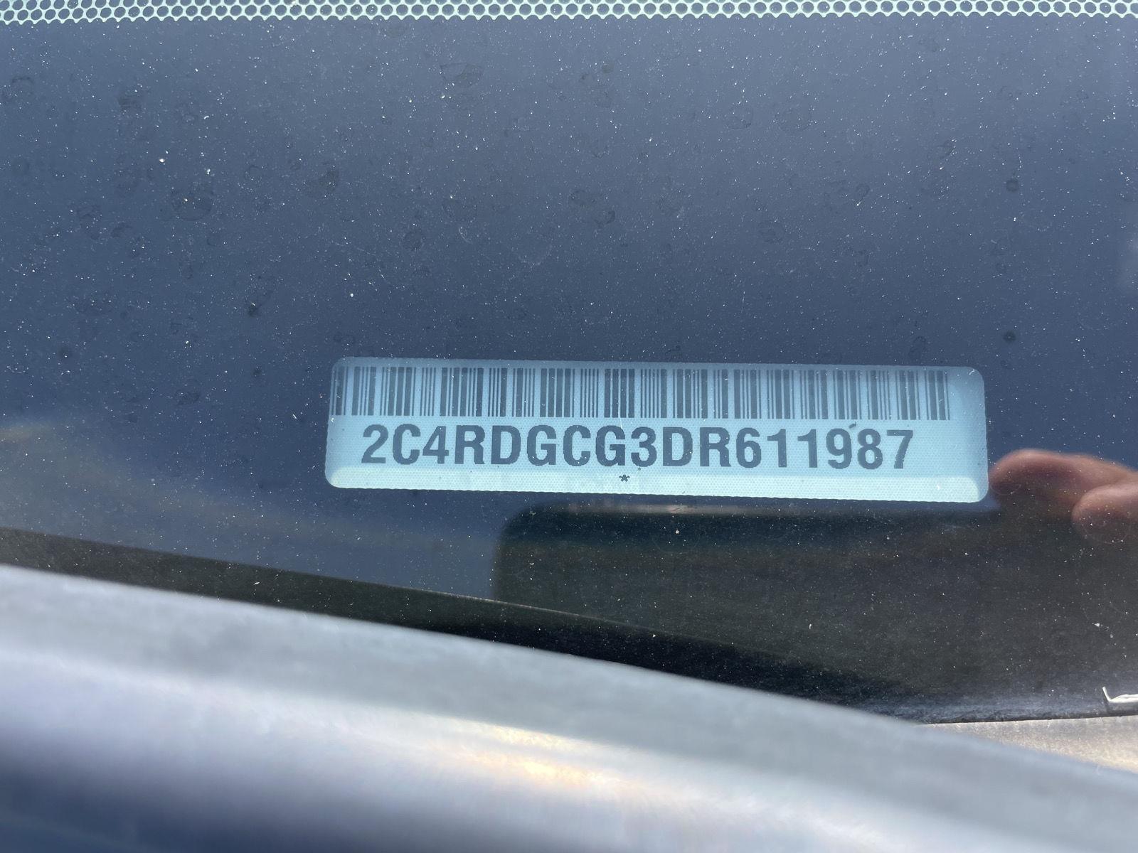 Vehicle photo 30