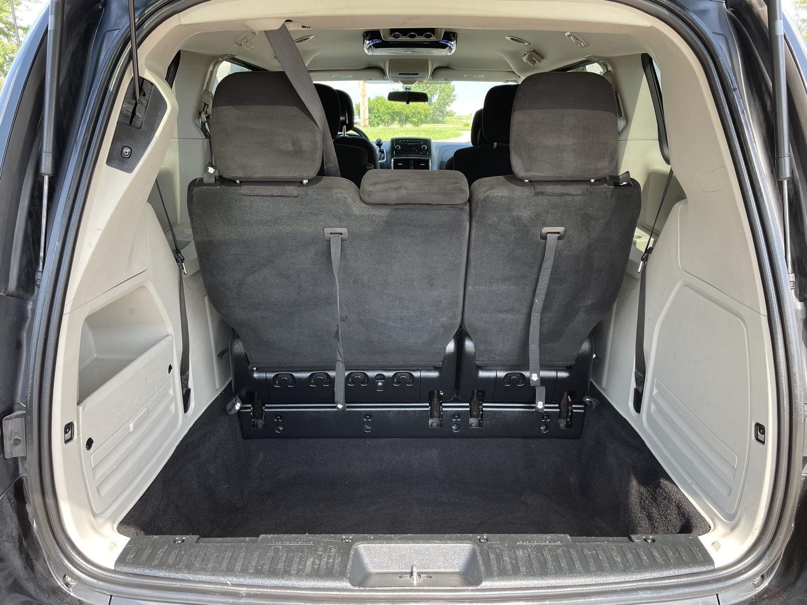 Vehicle photo 32