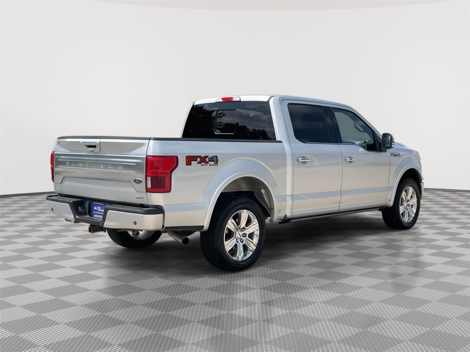 Vehicle photo 7