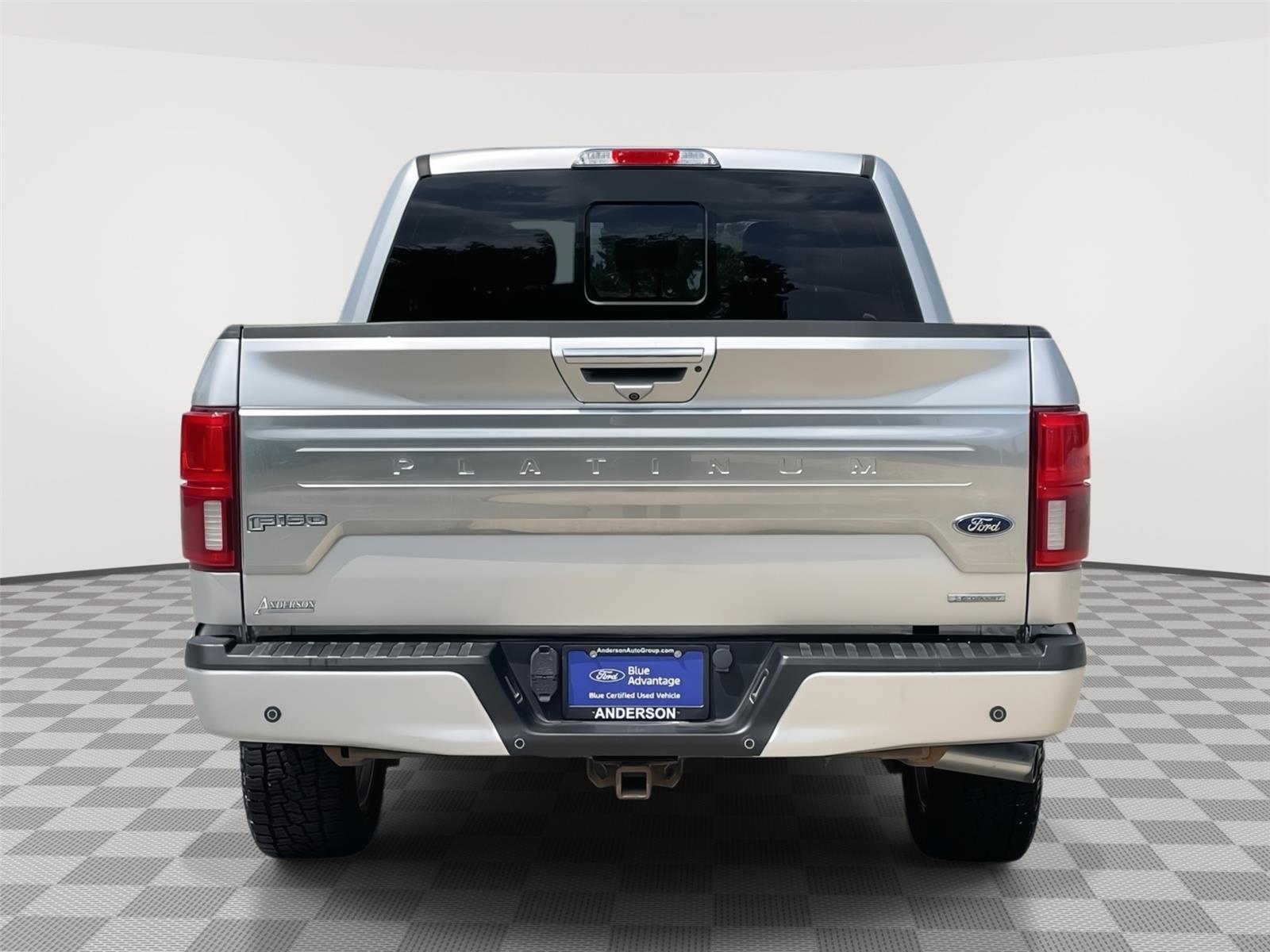 Vehicle photo 8