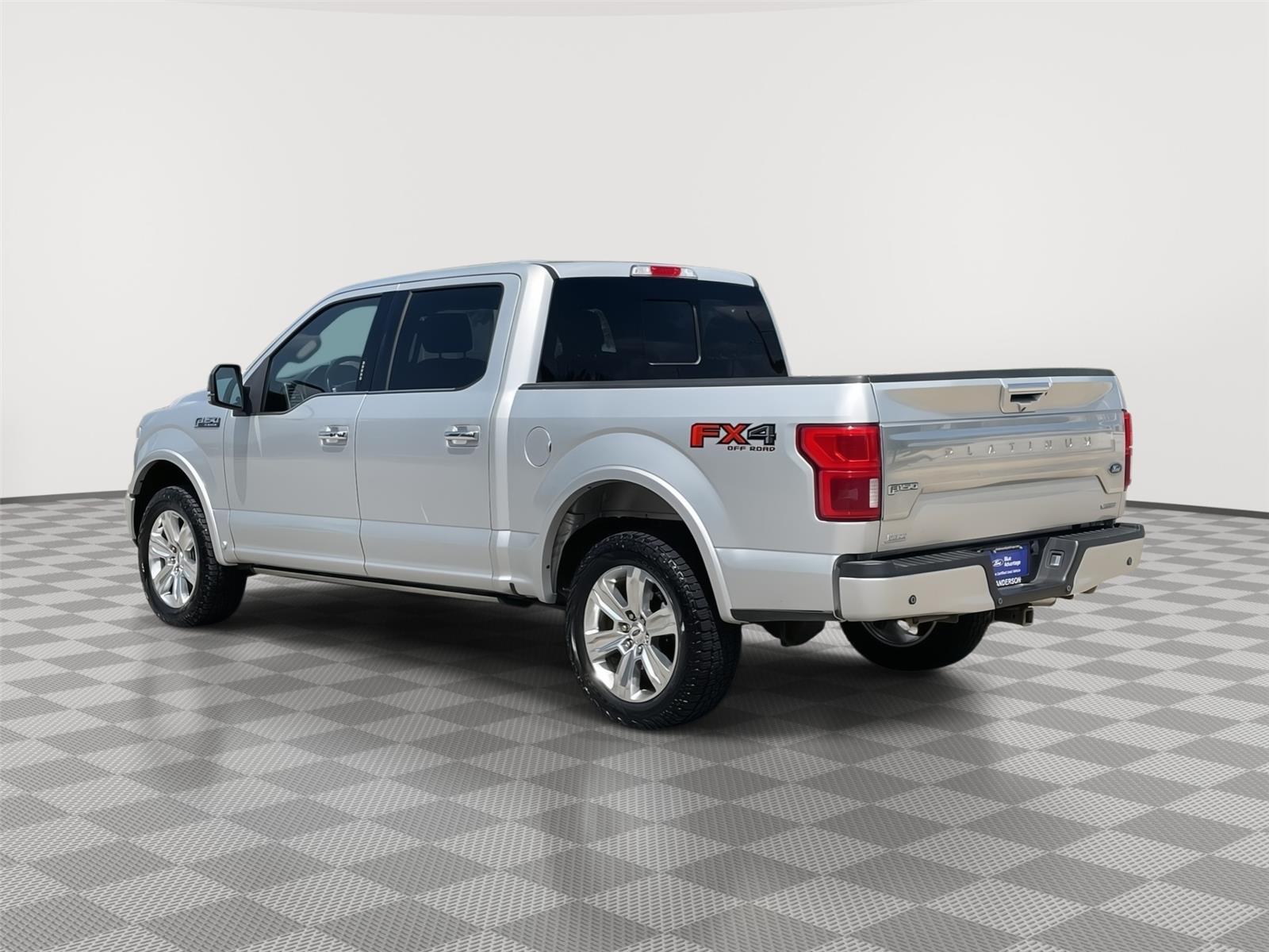 Vehicle photo 9
