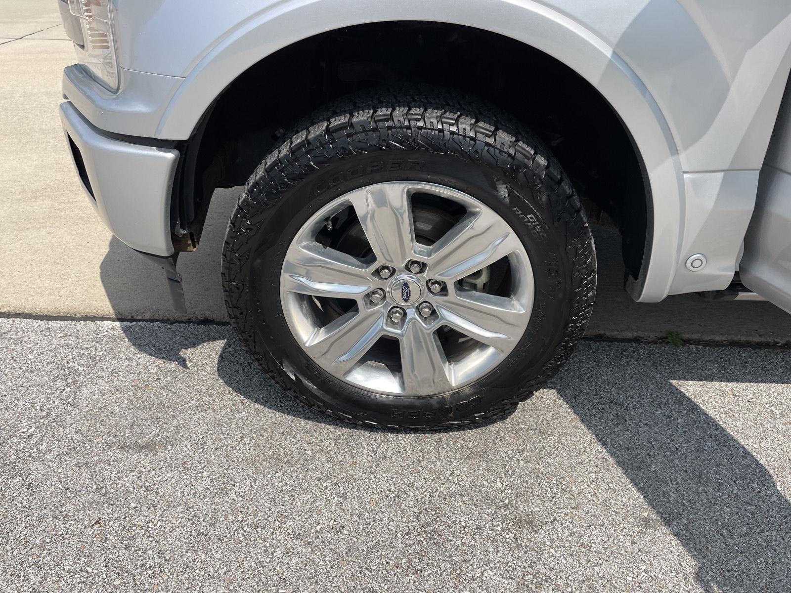 Vehicle photo 10