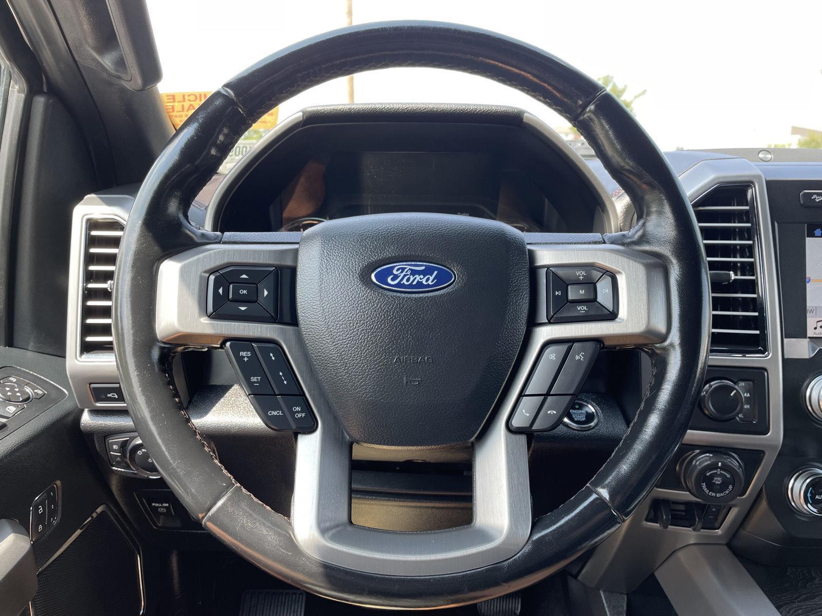 Vehicle photo 12