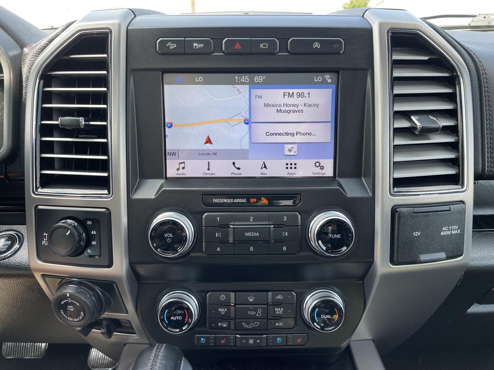 Vehicle photo 24