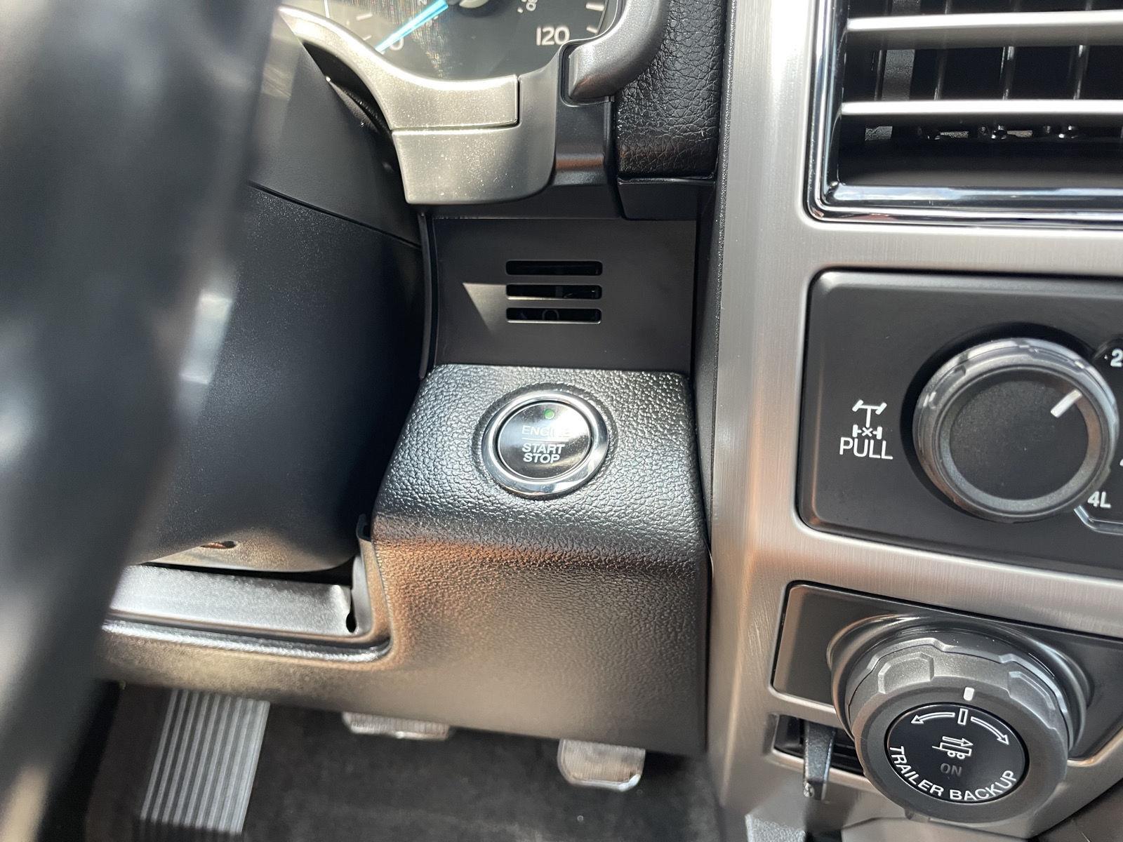 Vehicle photo 28