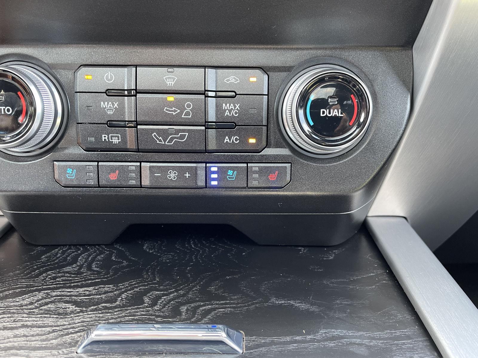 Vehicle photo 31