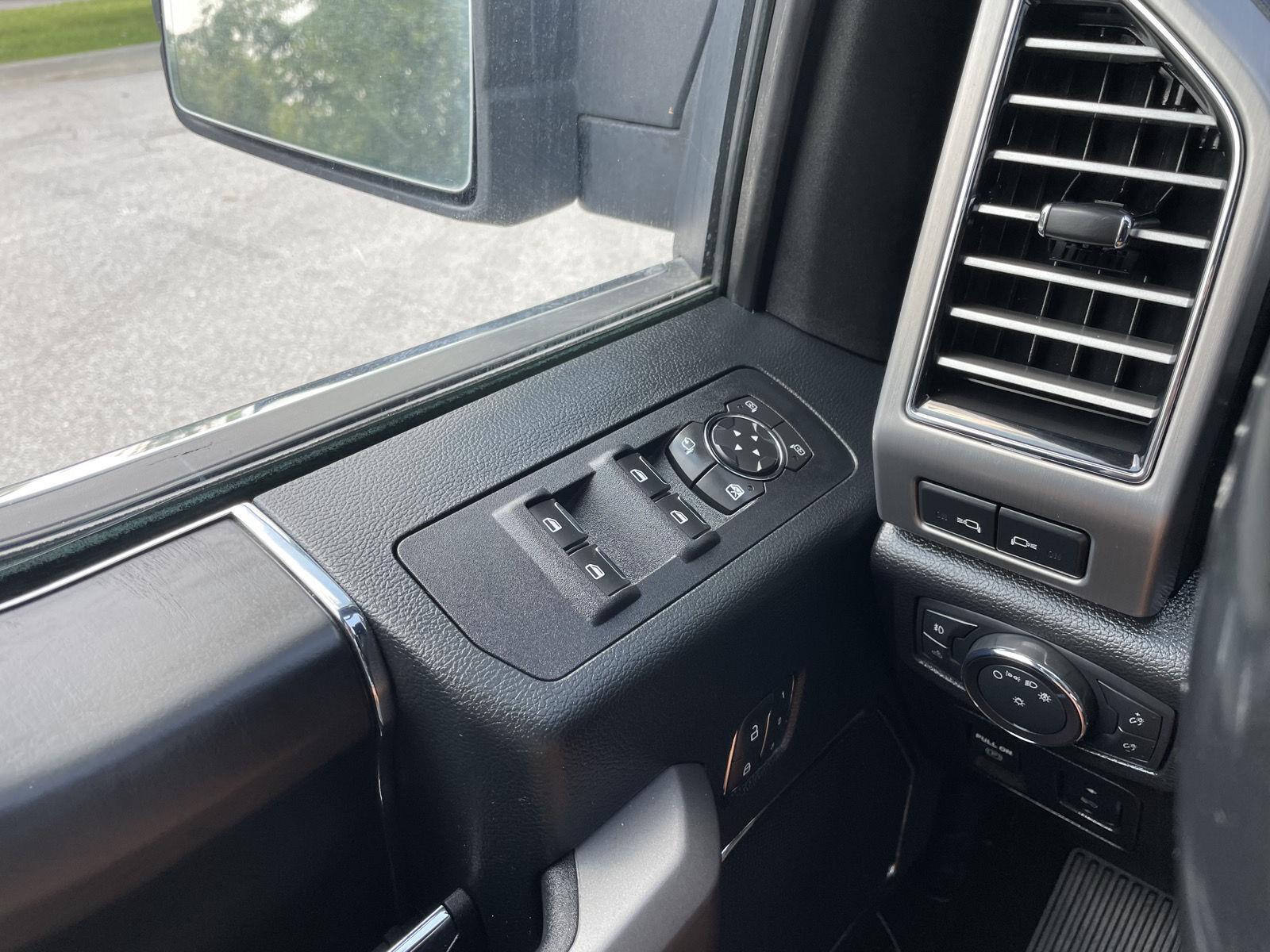Vehicle photo 36
