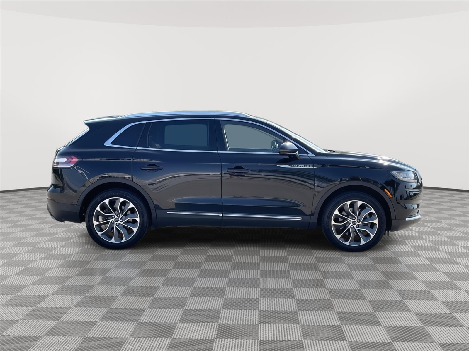 Vehicle photo 6