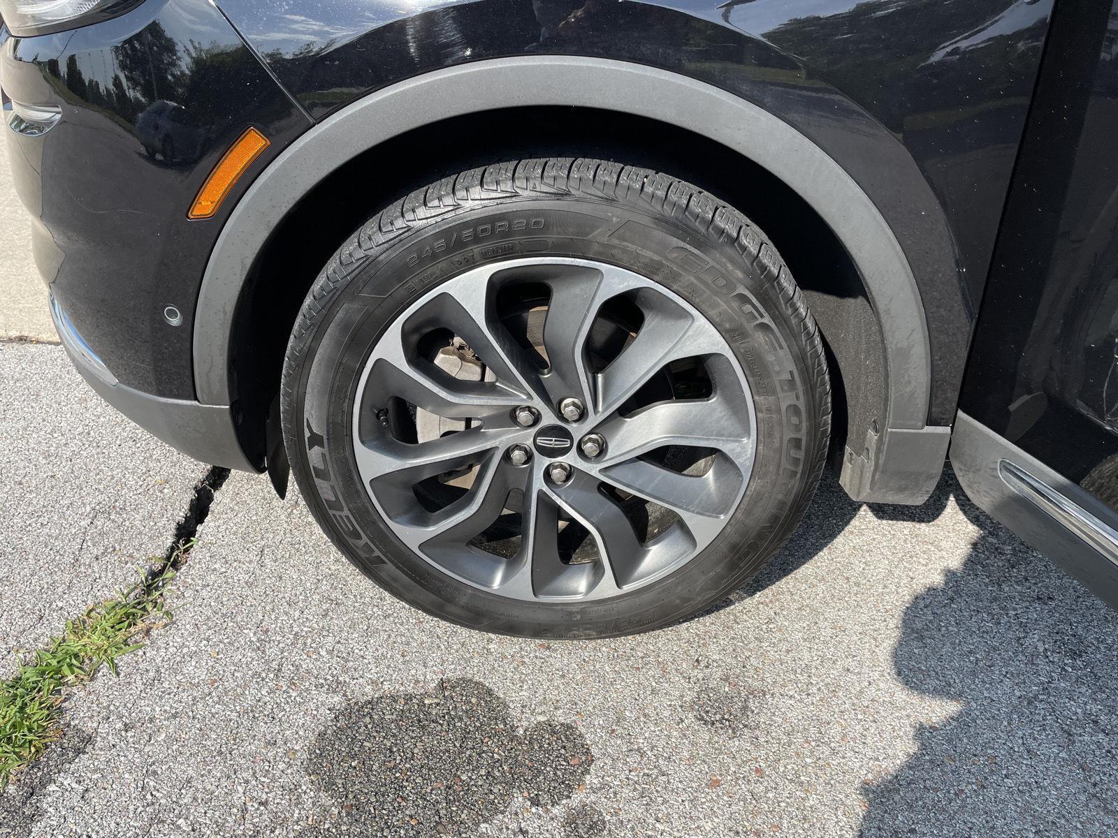 Vehicle photo 10