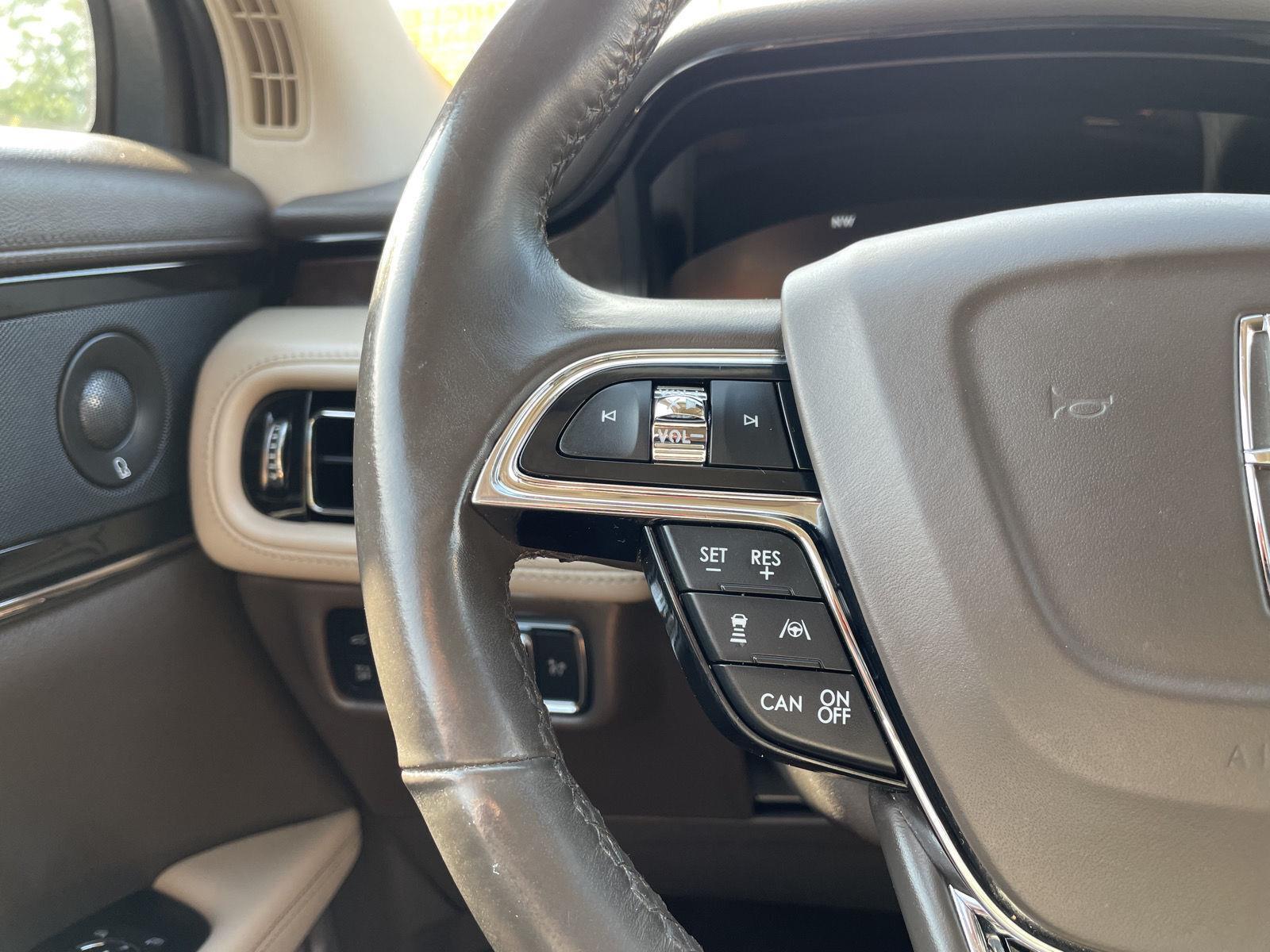 Vehicle photo 13