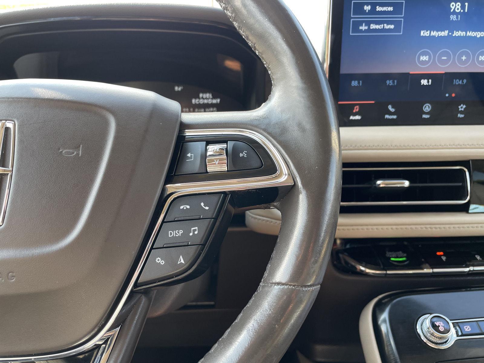 Vehicle photo 14