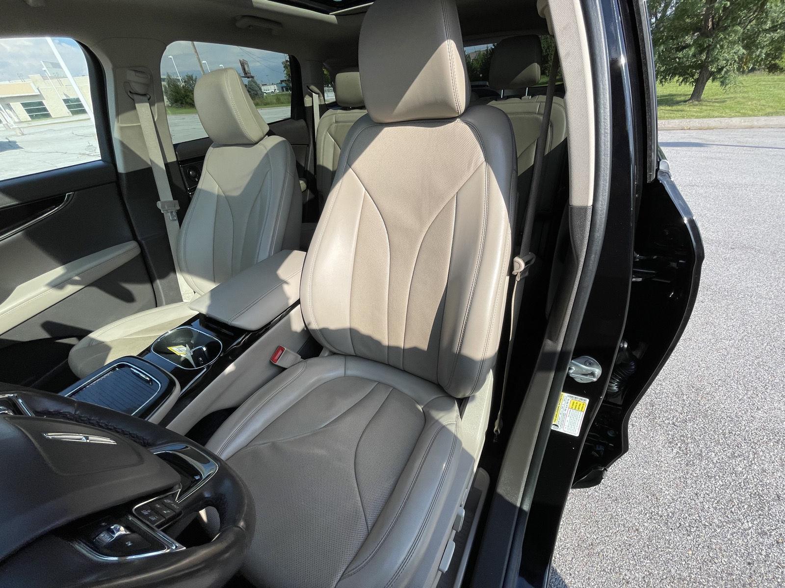 Vehicle photo 18