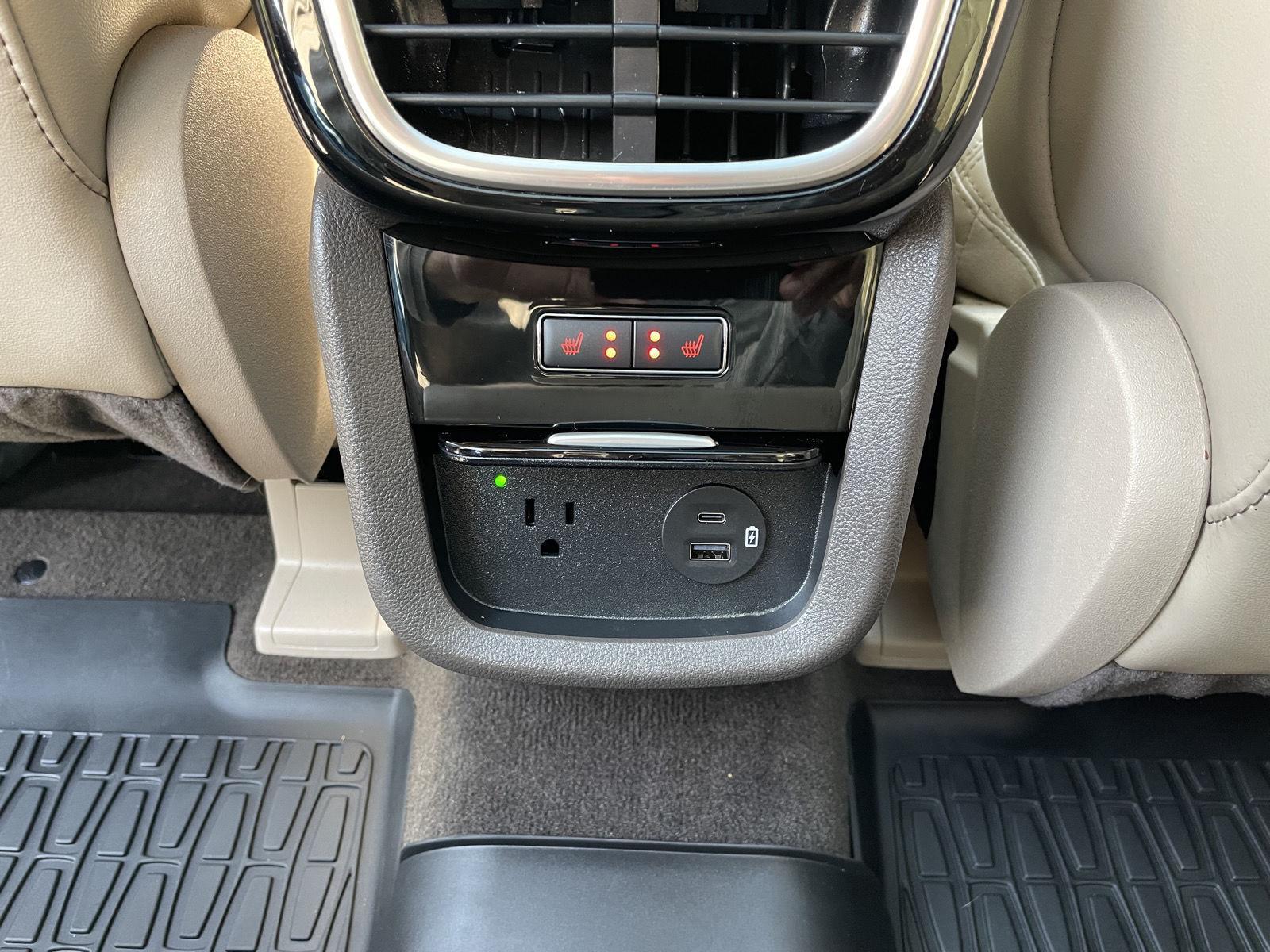 Vehicle photo 21