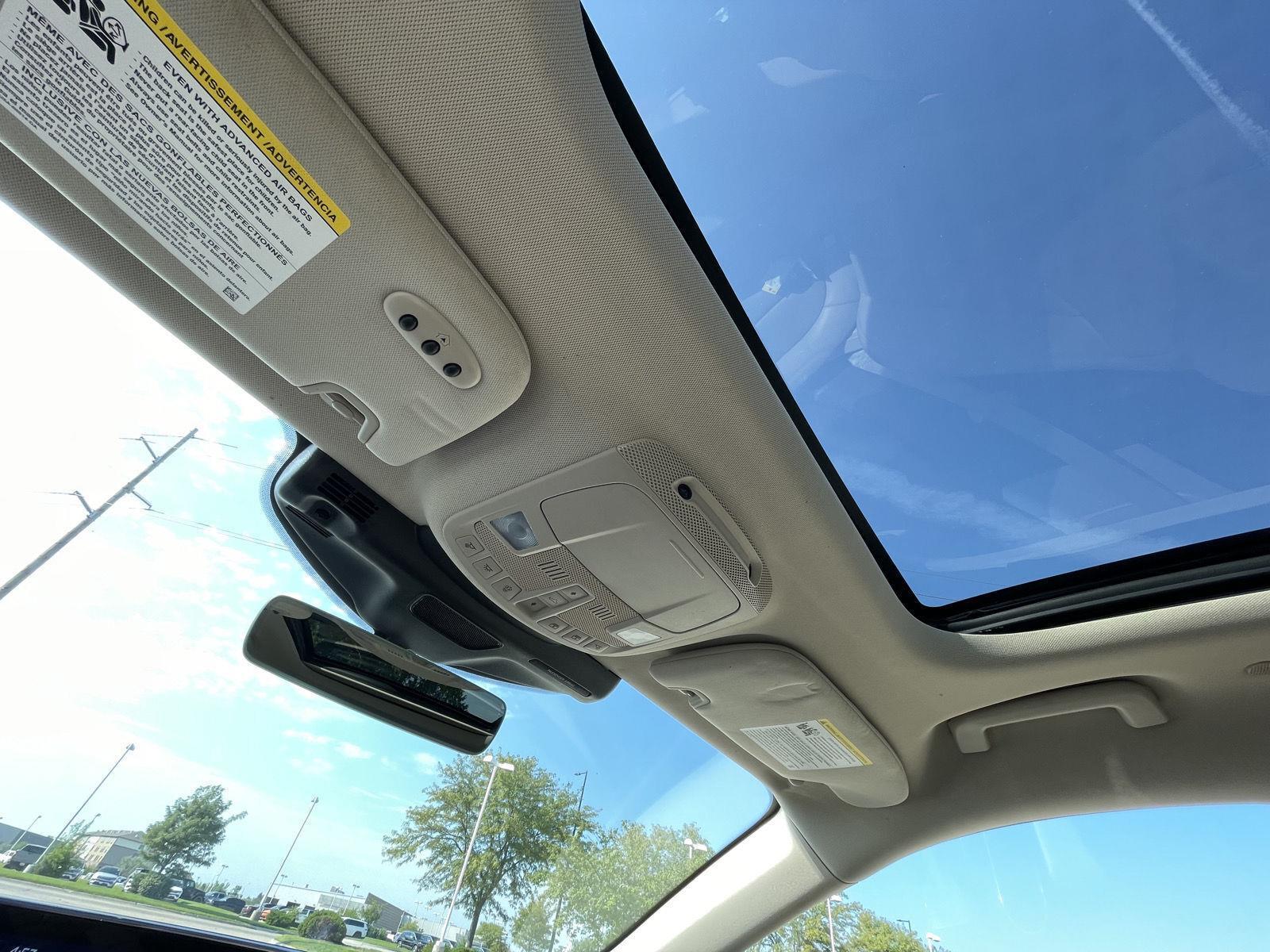Vehicle photo 22