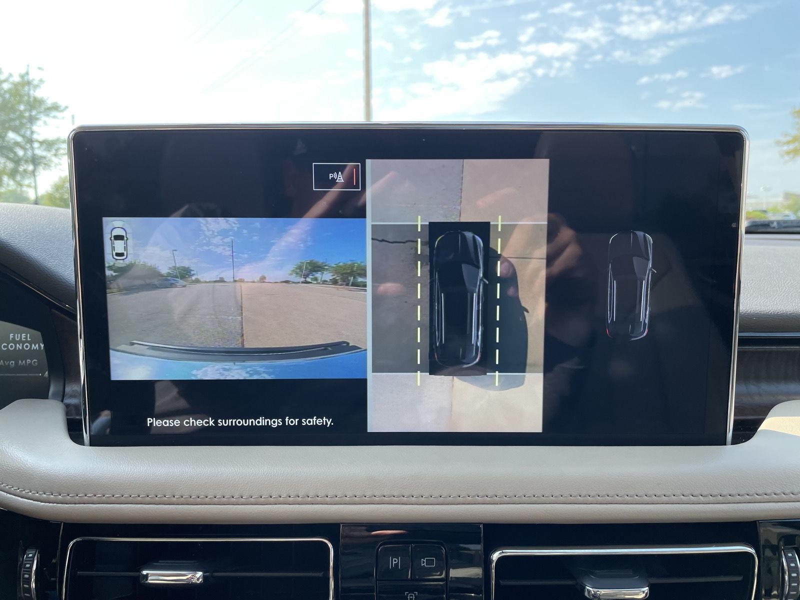 Vehicle photo 25