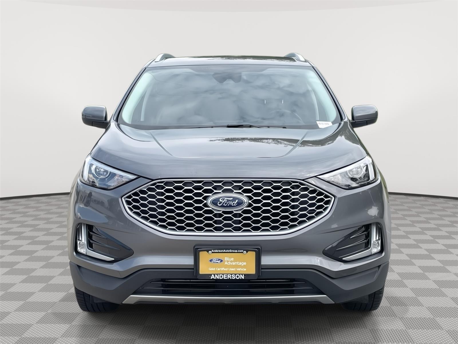 Vehicle photo 4
