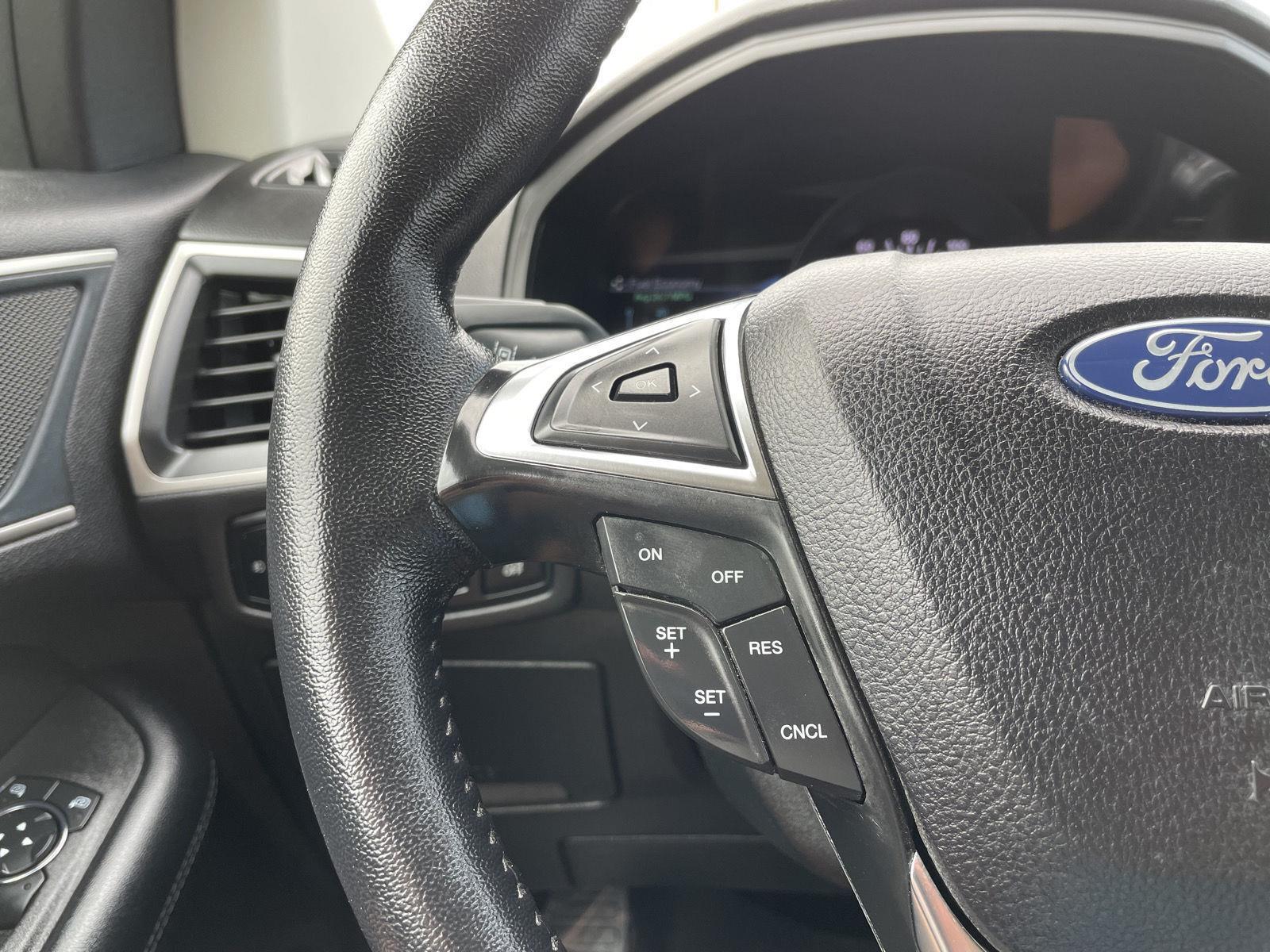 Vehicle photo 13