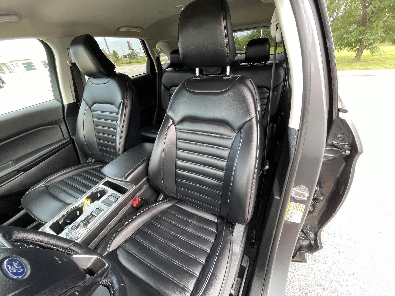 Vehicle photo 18