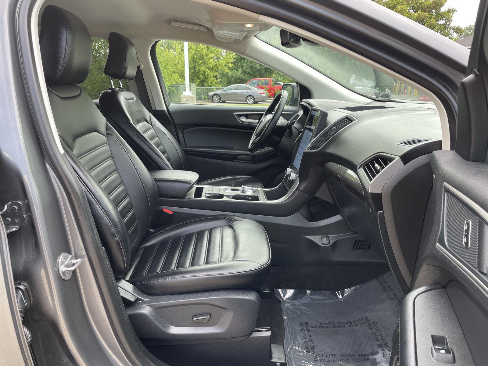 Vehicle photo 19
