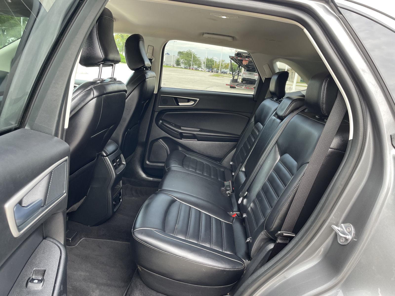 Vehicle photo 20