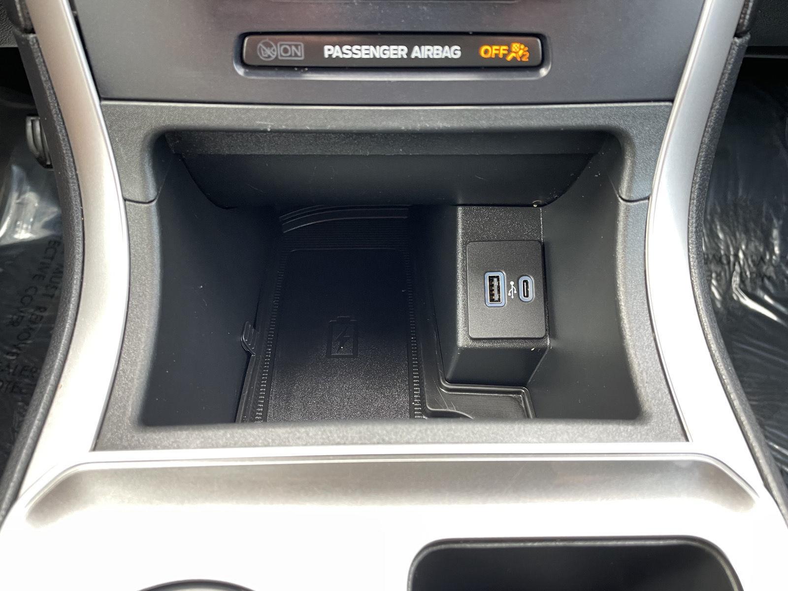 Vehicle photo 27