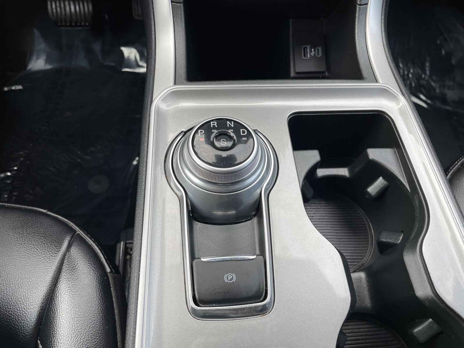 Vehicle photo 29