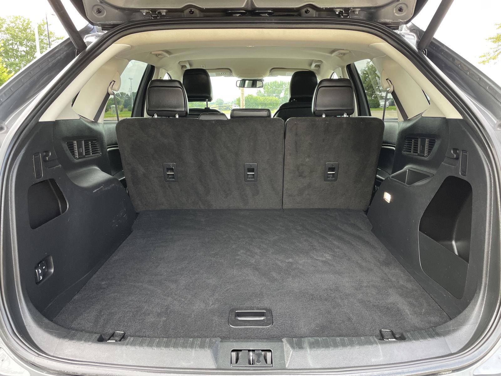 Vehicle photo 34