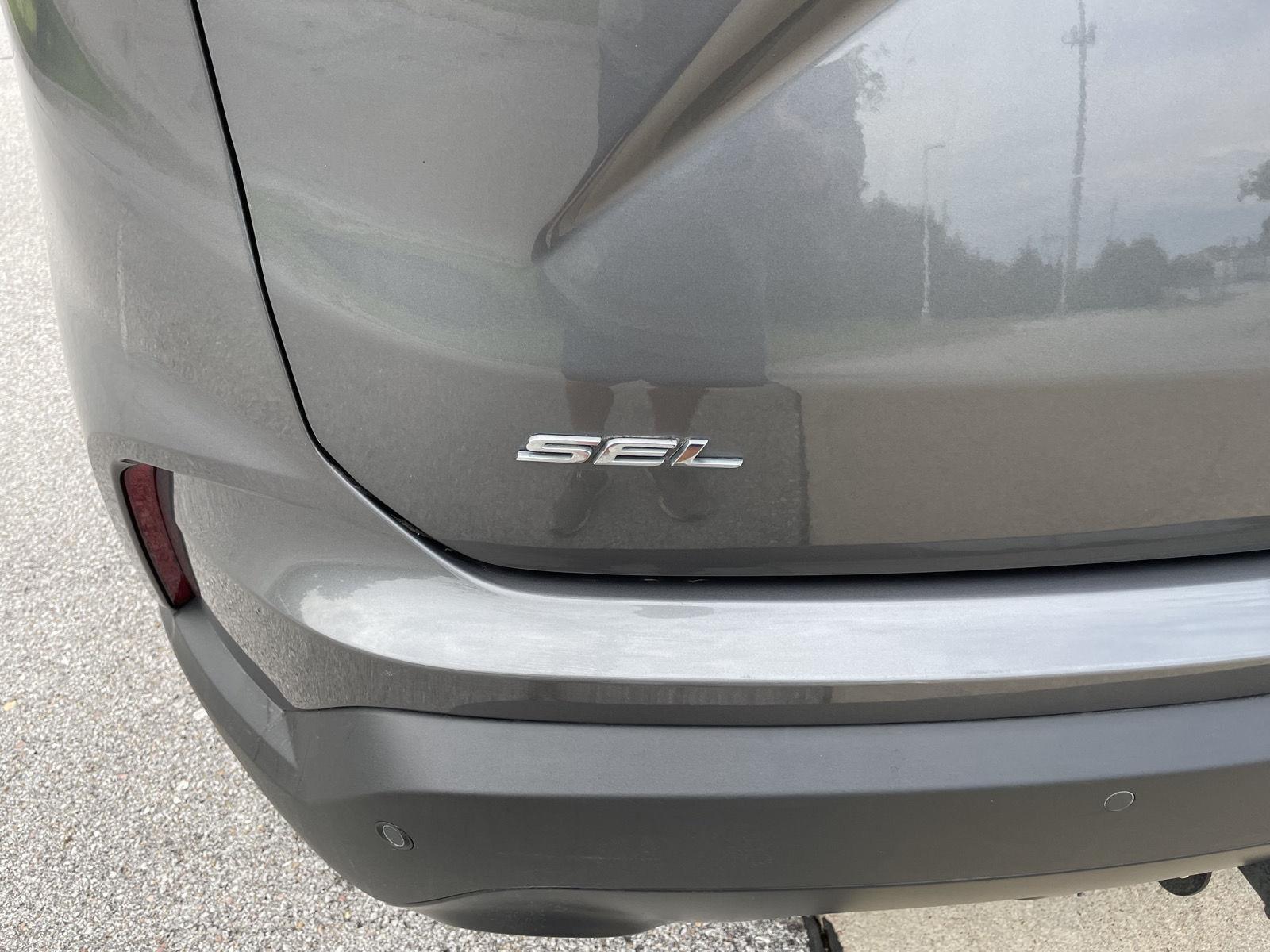 Vehicle photo 37